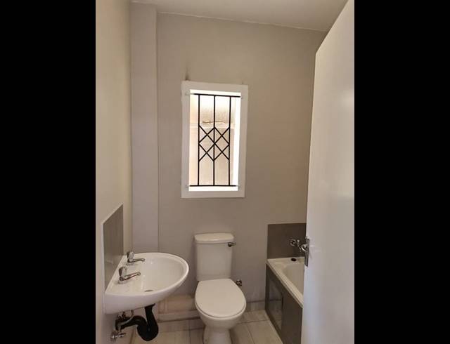 2 BEDROOM APARTMENT FOR SALE IN CLAYVILLE